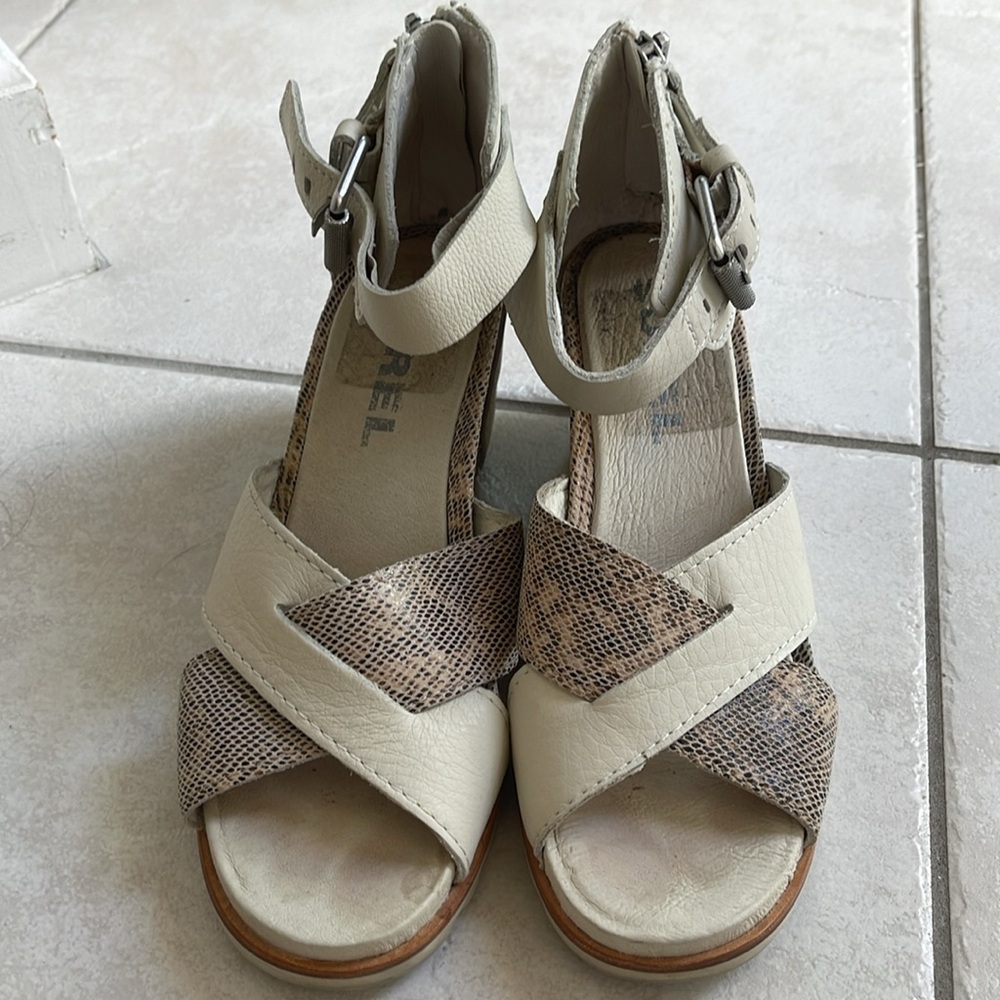 Sorel Joanie II wedge ankle strap snake sandals size 8 - Picture 3 of 12